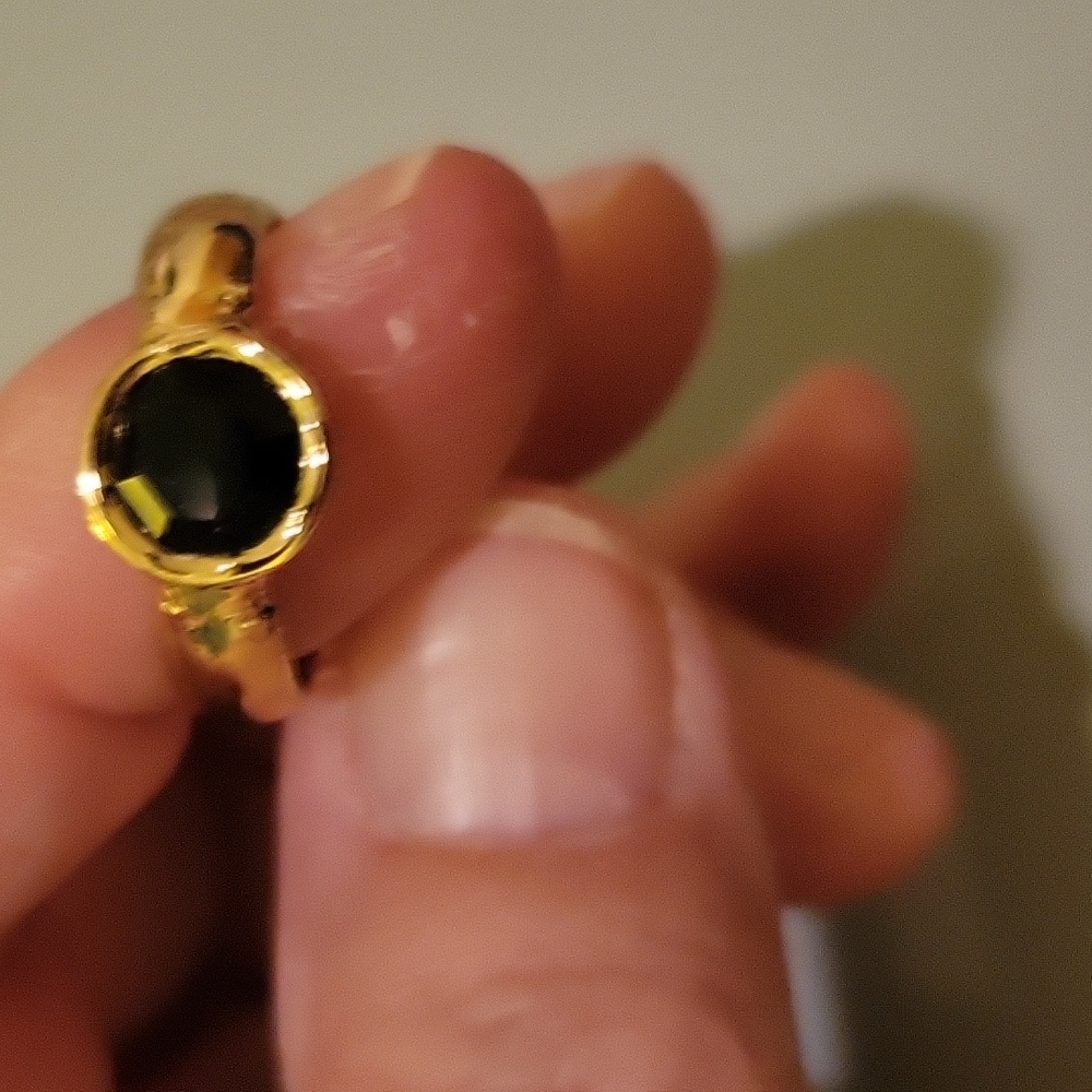 Sorrelli gold and jet stone